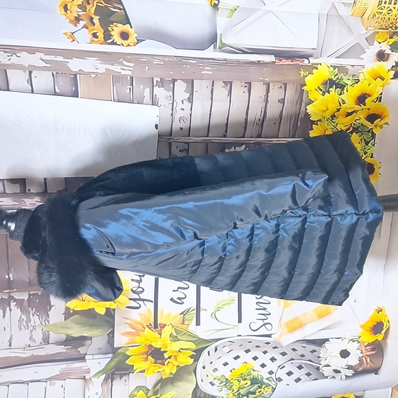 Blue Duck Large down blue 3/4 length coat with fox and rabbit fur. - Picture 5 of 9